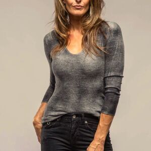 NWT Avant Toi Sloan Soft V-Neck Pullover In Charcoal Husky Small